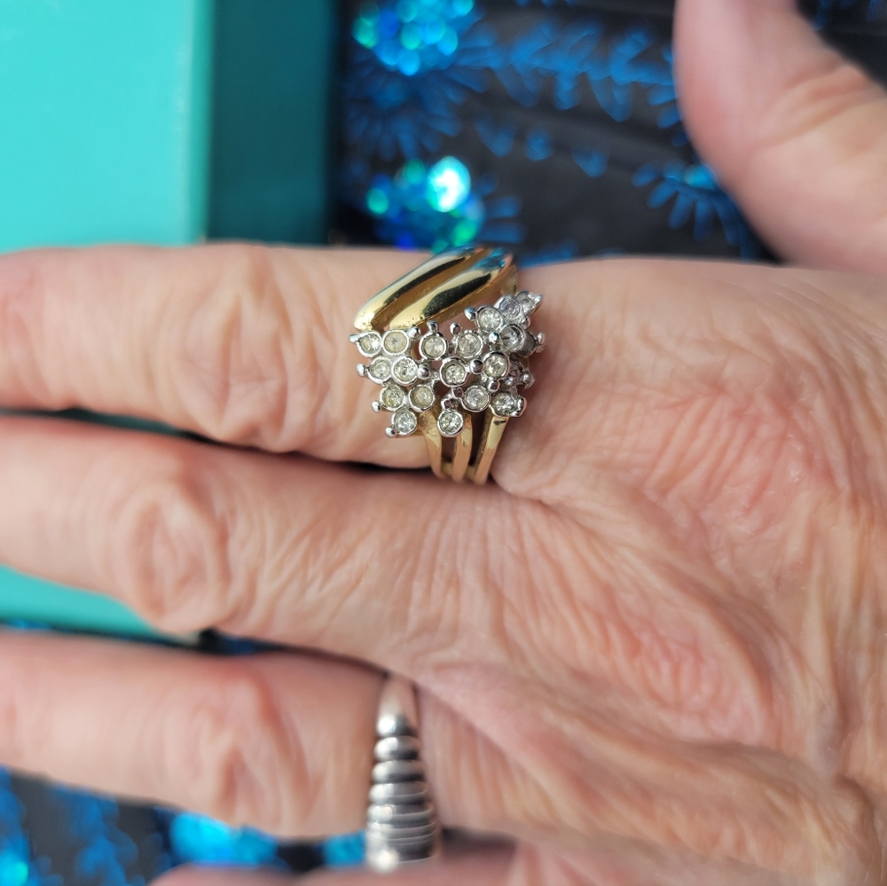 STUNNING ESPO RING